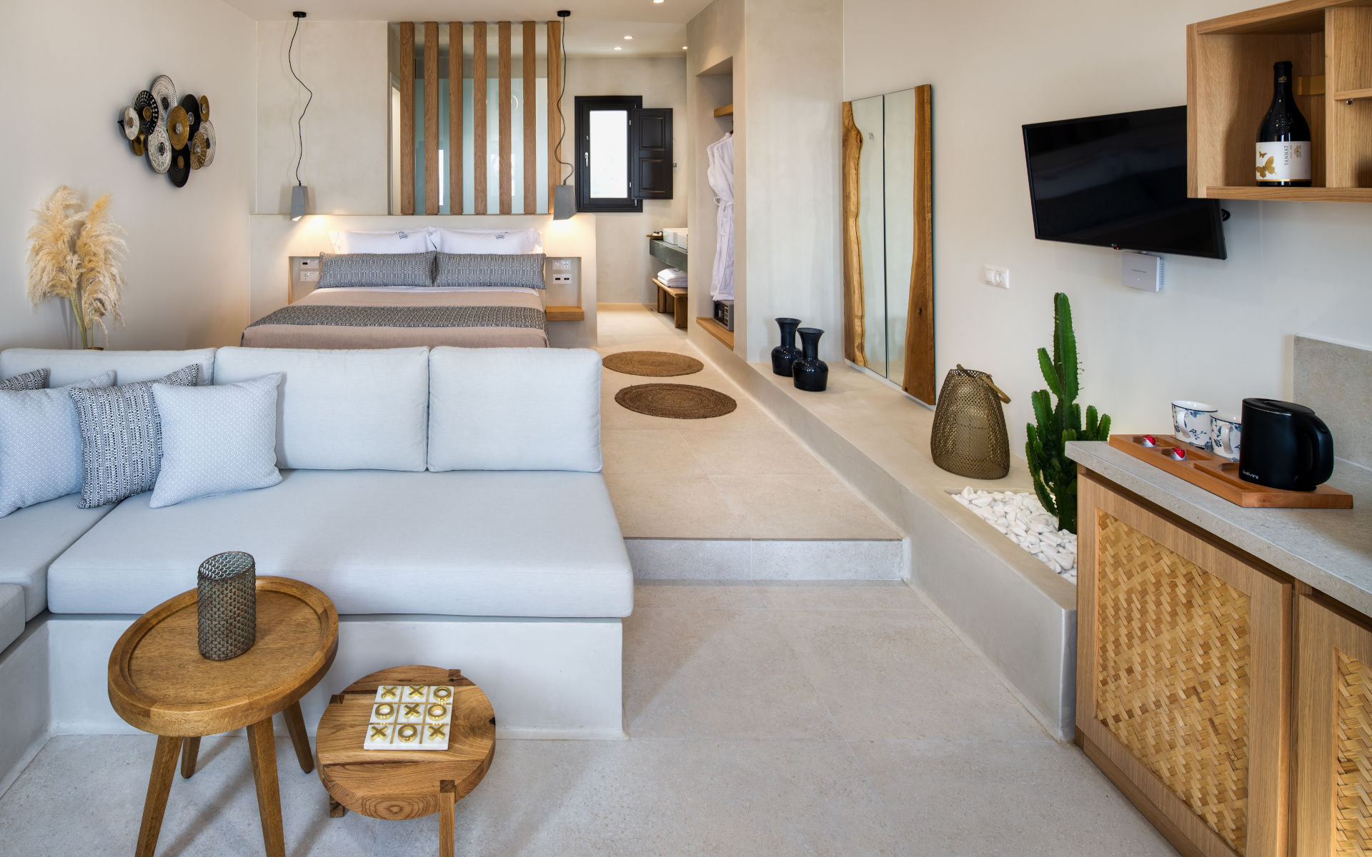 Honeymoon Suite with outdoor jacuzzi